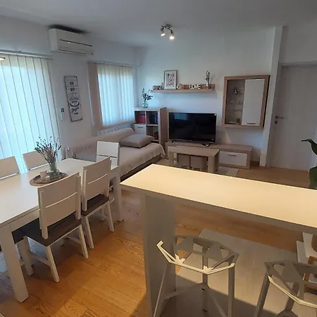 Mariela, Apartment