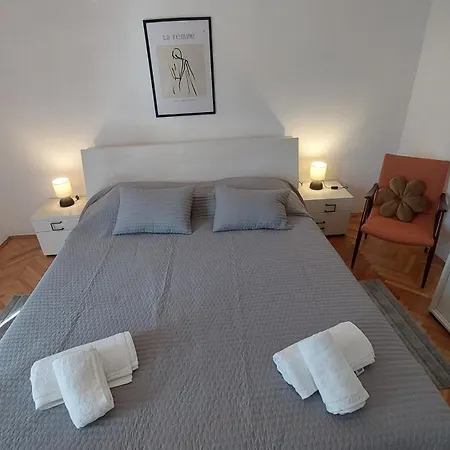 Mariela, * Μούρτερ